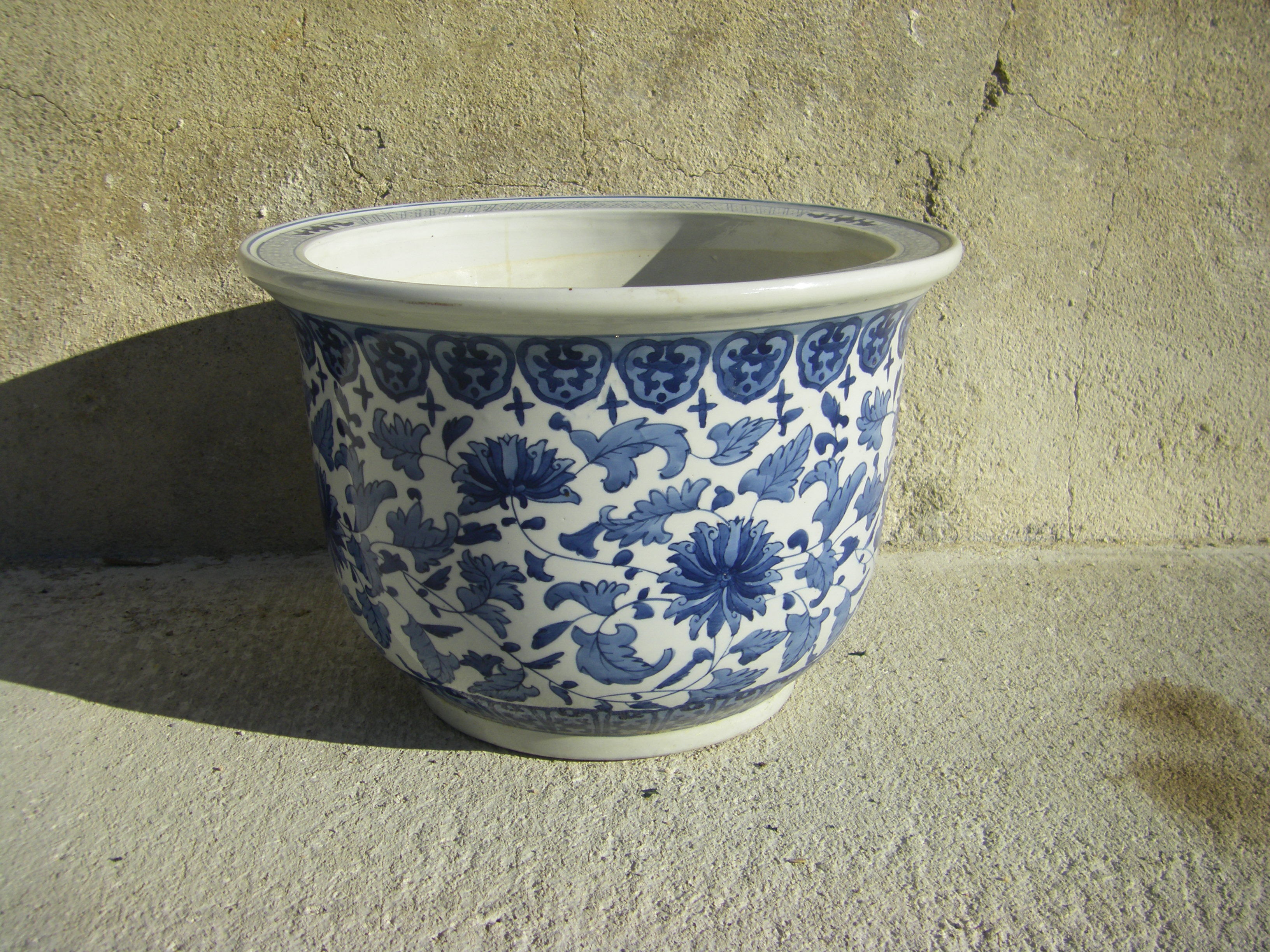 Chinese plant pot