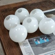 Lot de 6 globes anciens en opaline blanche