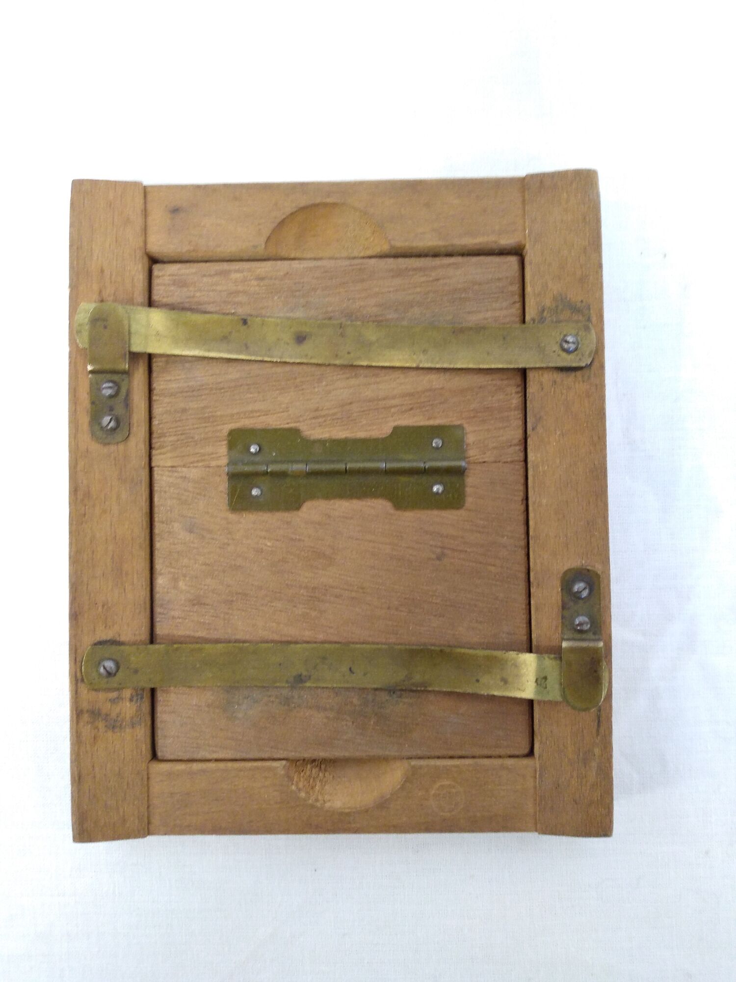 Photo frame in wood and glass