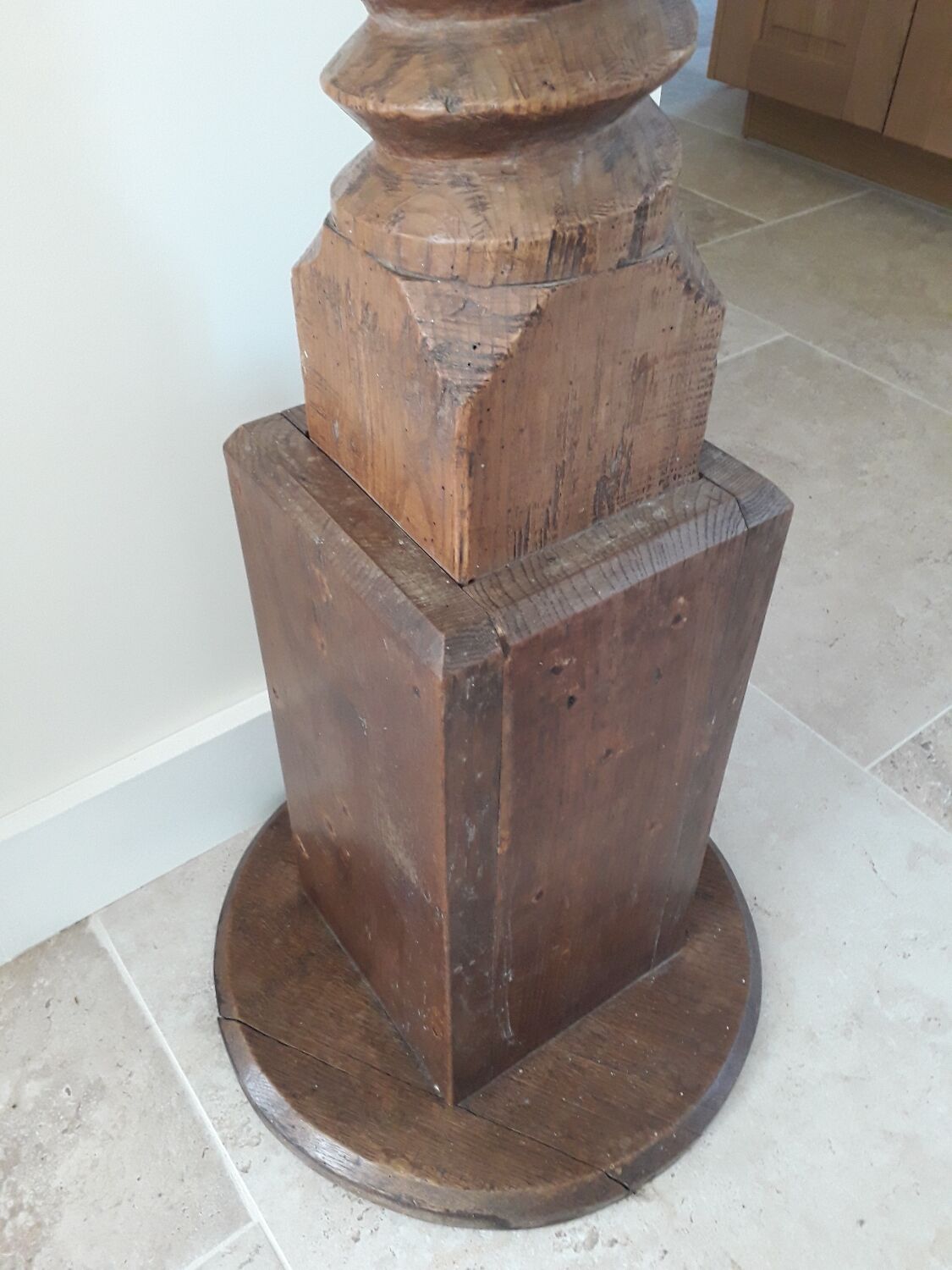 Fifth wheel press screw