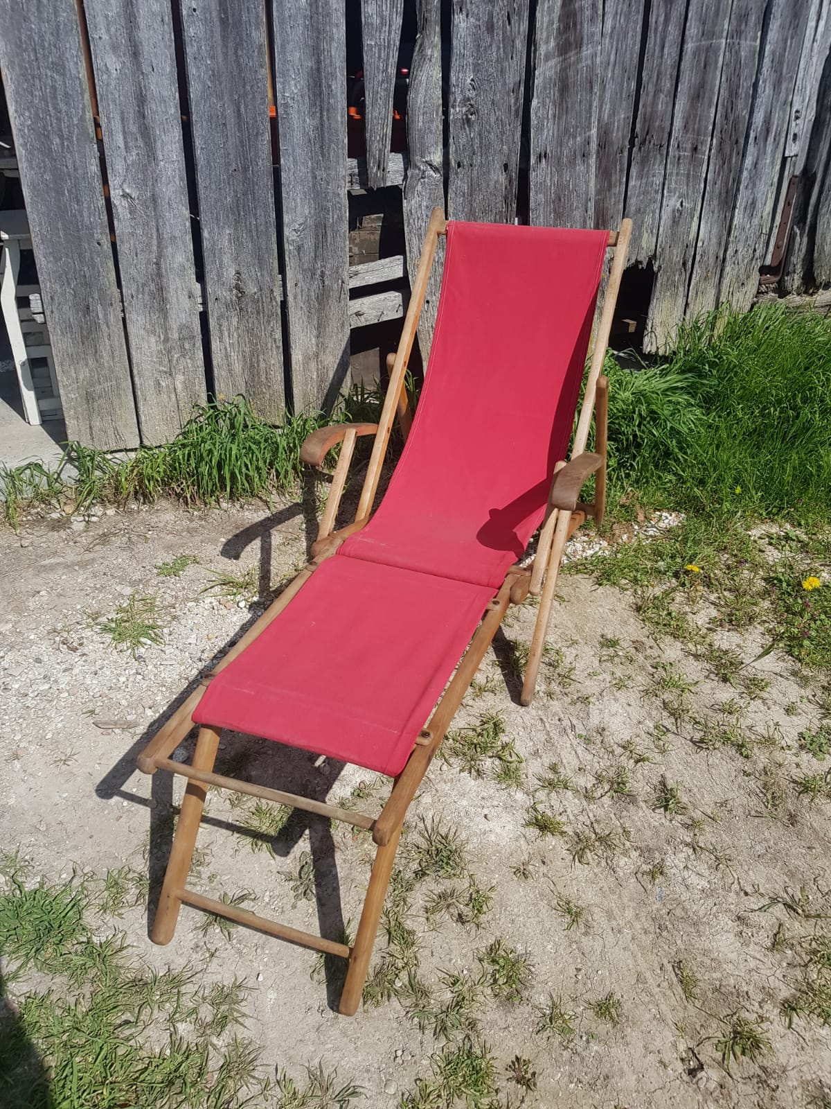 Former pliante long chair - wood foot rest - vintage red fabric