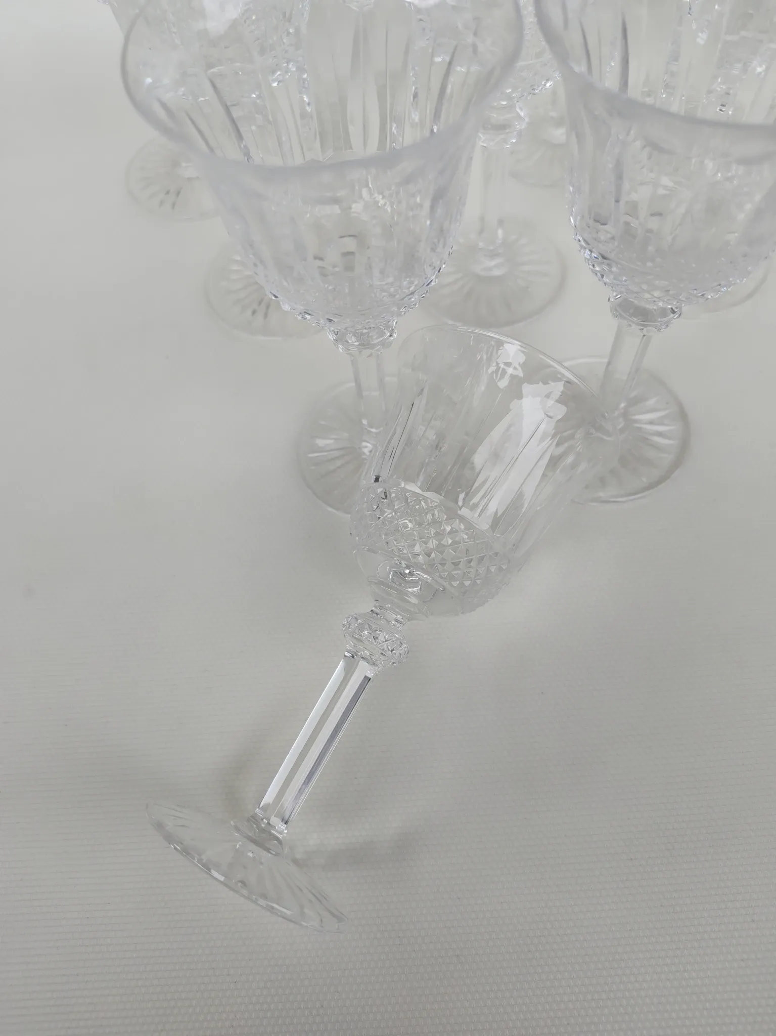 10 verres en cristal de Saint Louis, modèle tommy.15 cm.