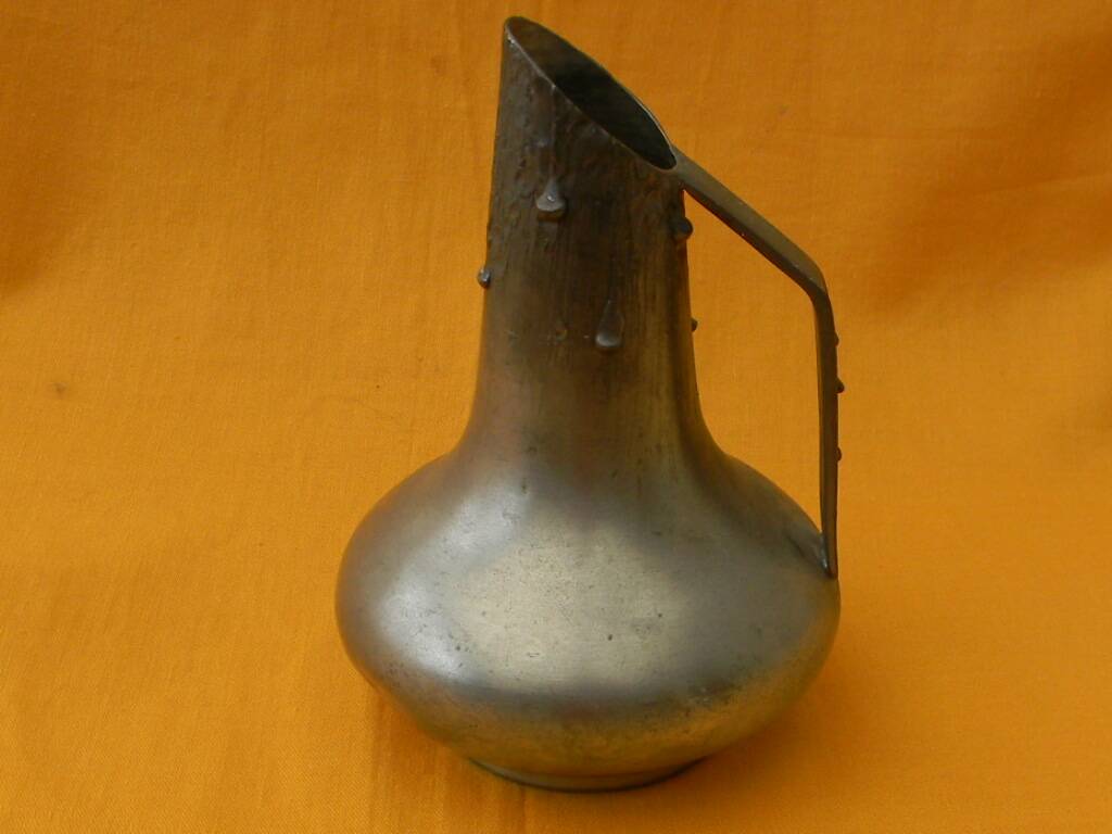 Small art deco pewter vase signed peltro.