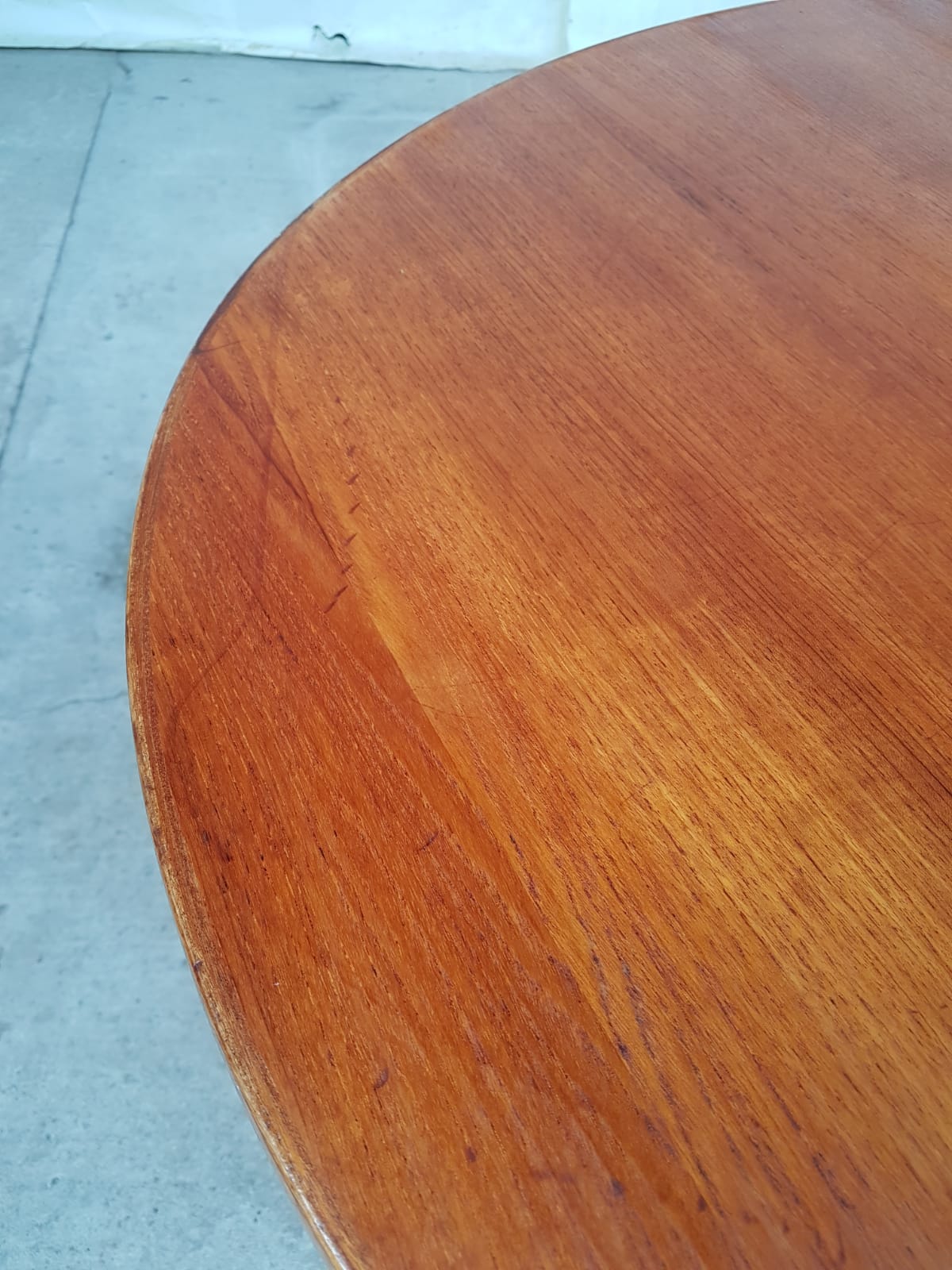 Dining table by William Lawrence