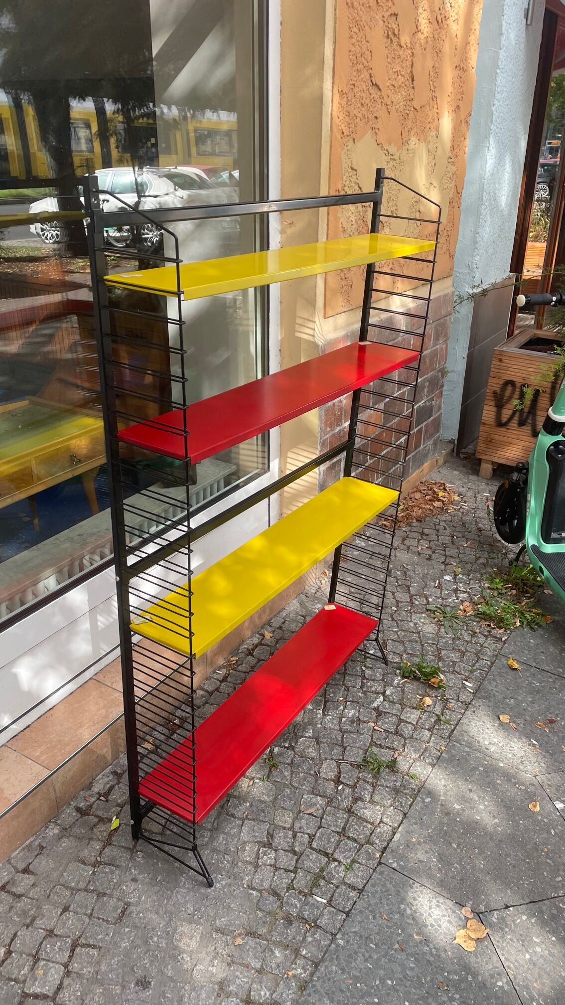 Floor on feet of the brand Drentea Emmen-Holland