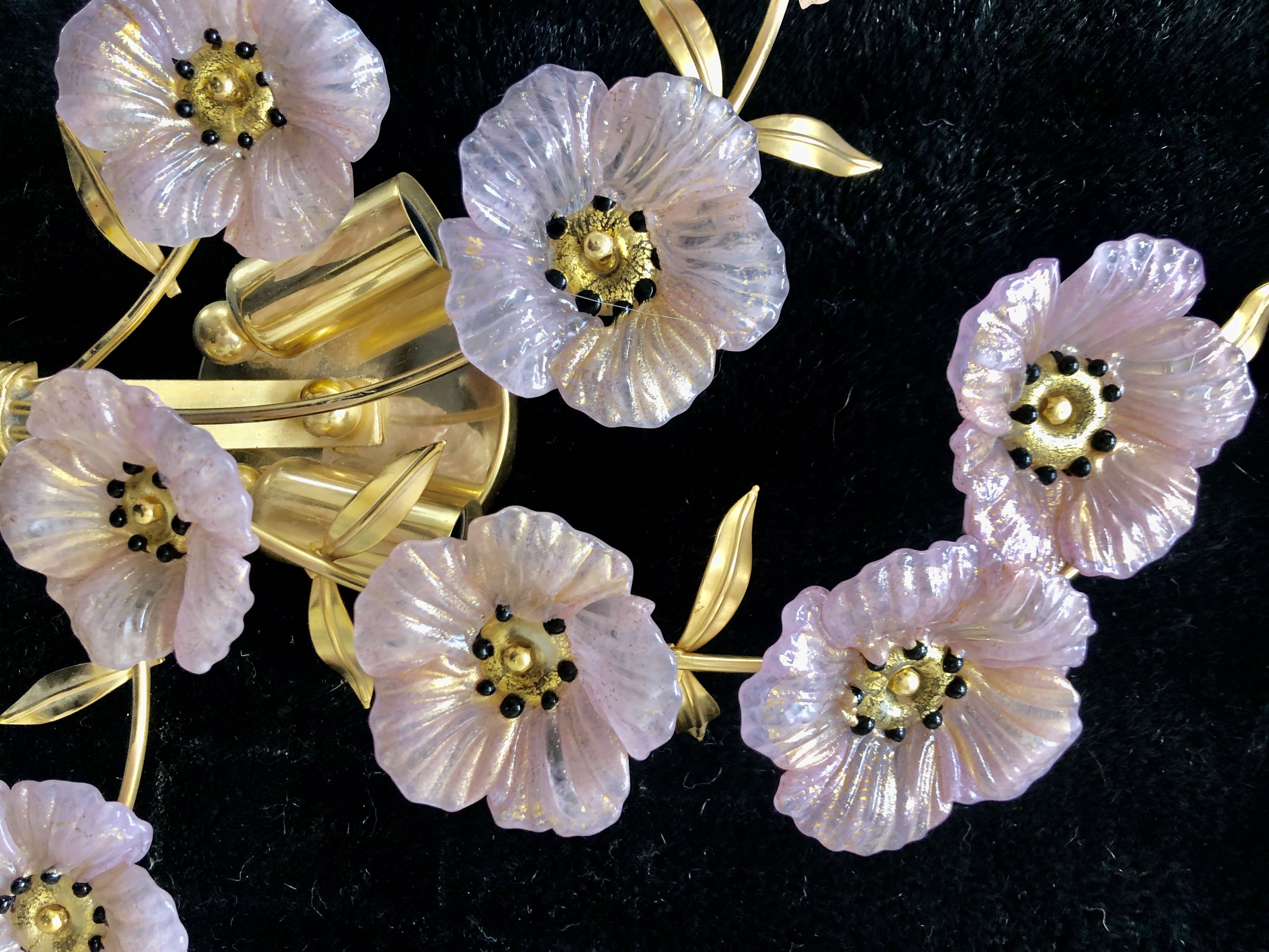 Barovier and Toso pair of flower model sonces in gold finish and gilding bouquets
