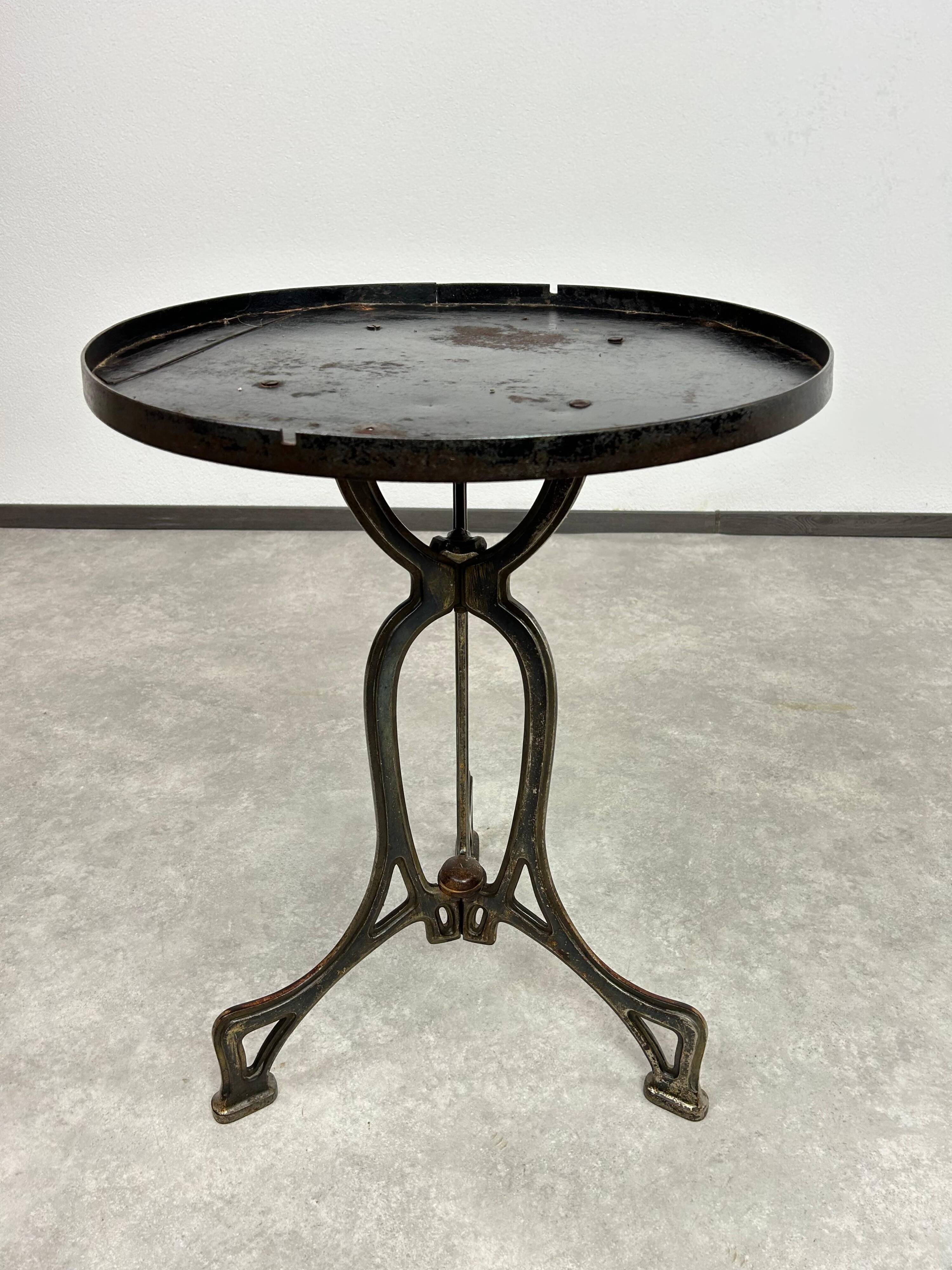 Jugendstil coffee table