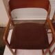 Paire de fauteuils traineau Baumann assise en velours marron