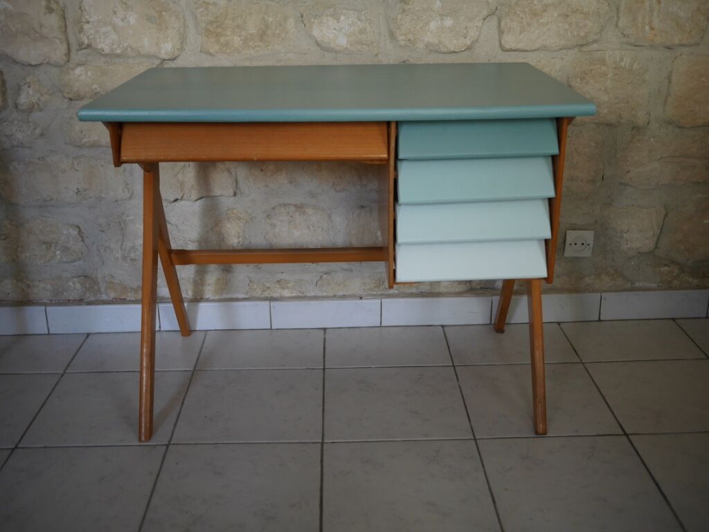 Bureau vintage tiroirs biseautés en dégradé