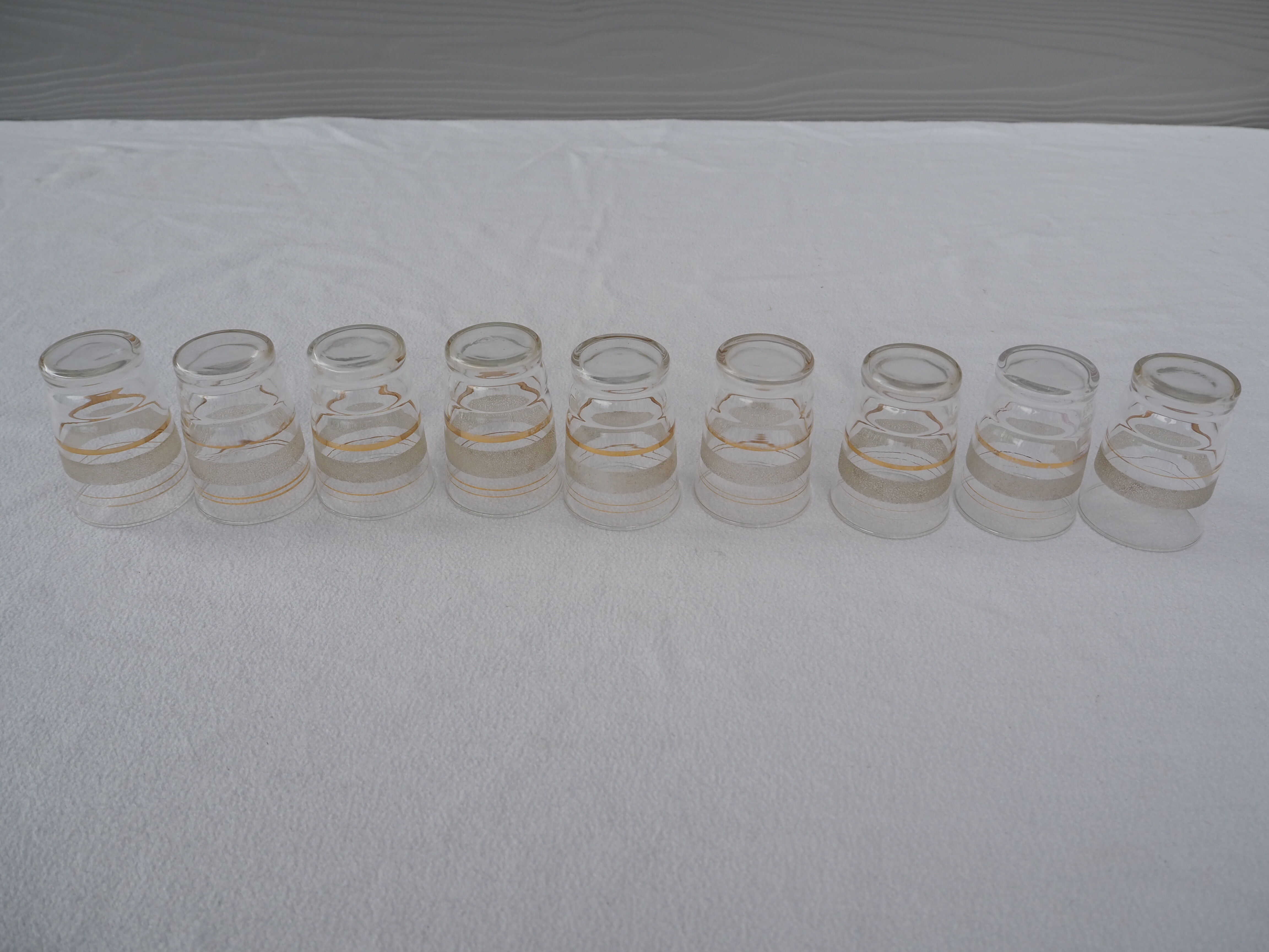 9 wine glasses, gold edging and granite – 1960s-1970s