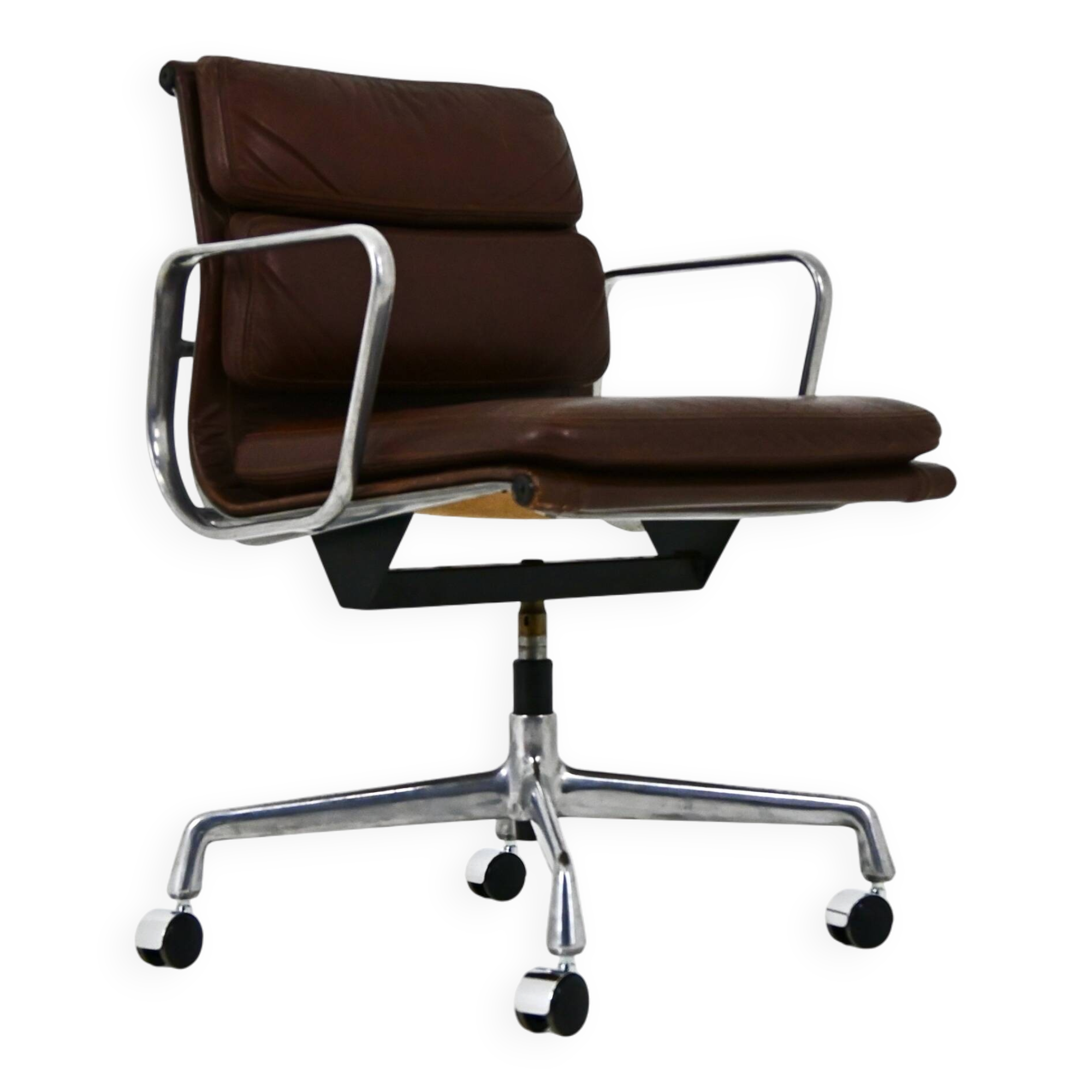 Office chair by Charles and Ray Eames for Herman Miller, 1970s.