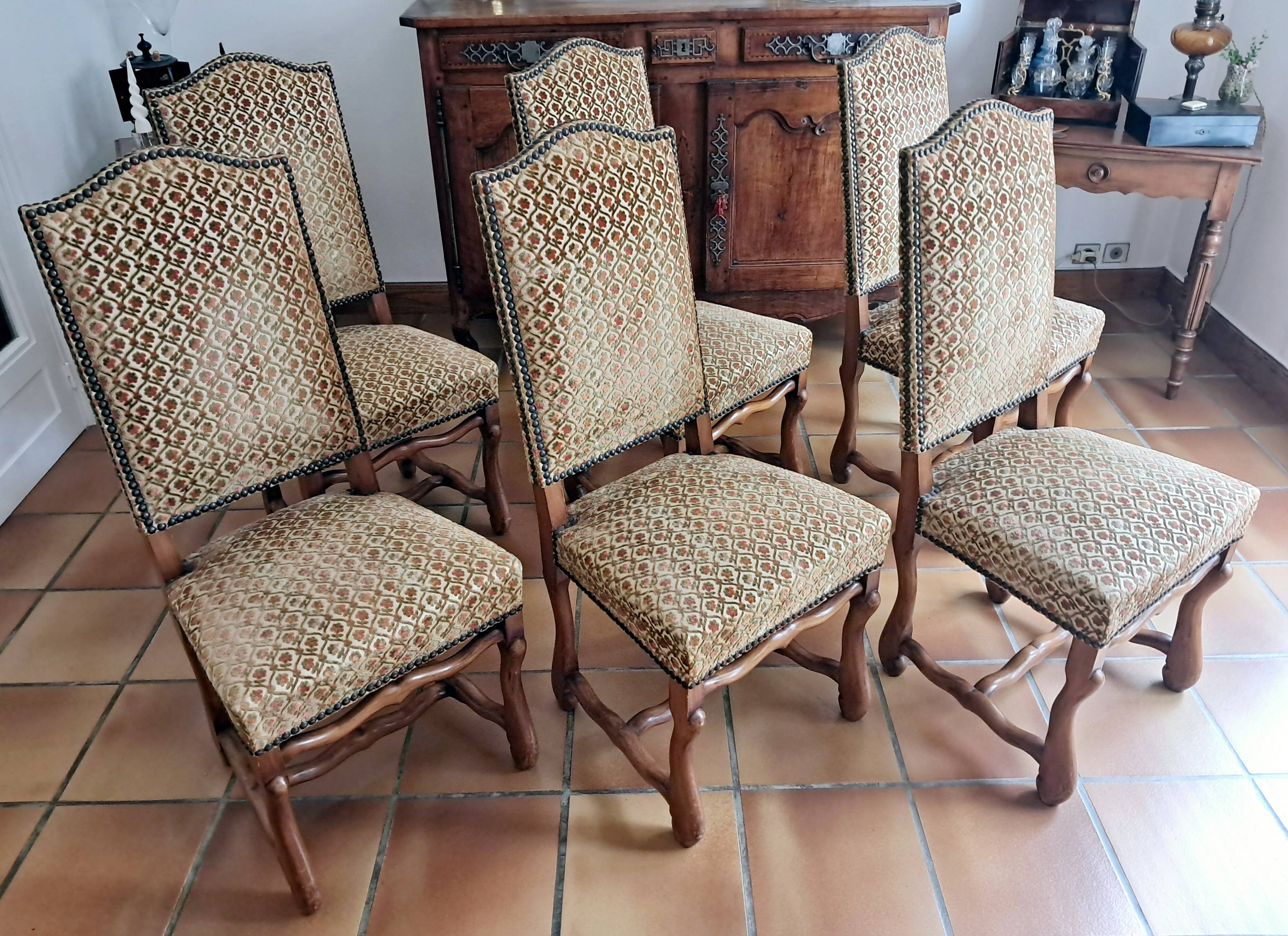 Six French Os De Mouton Style Dining Chairs in Carved Wood