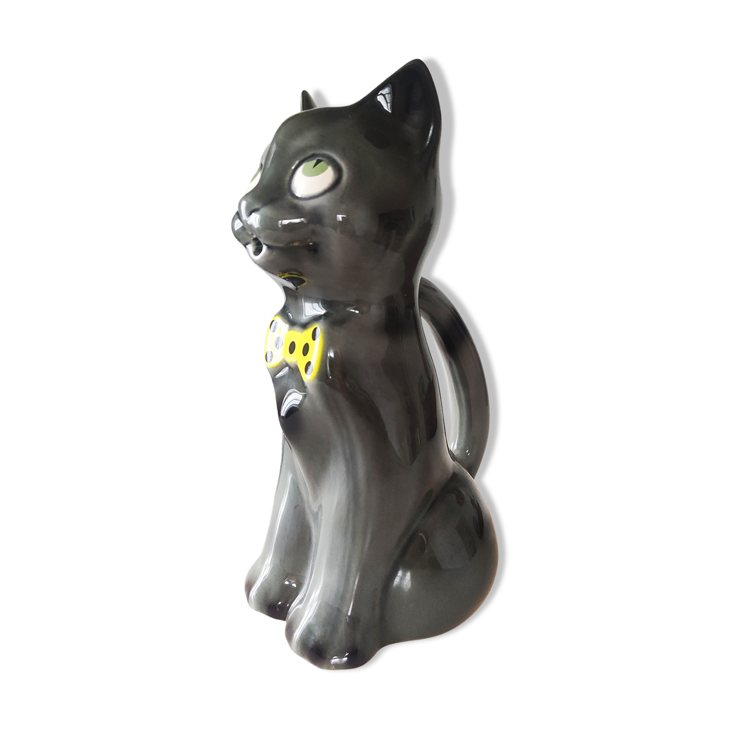 Pitcher jug slurry cat
