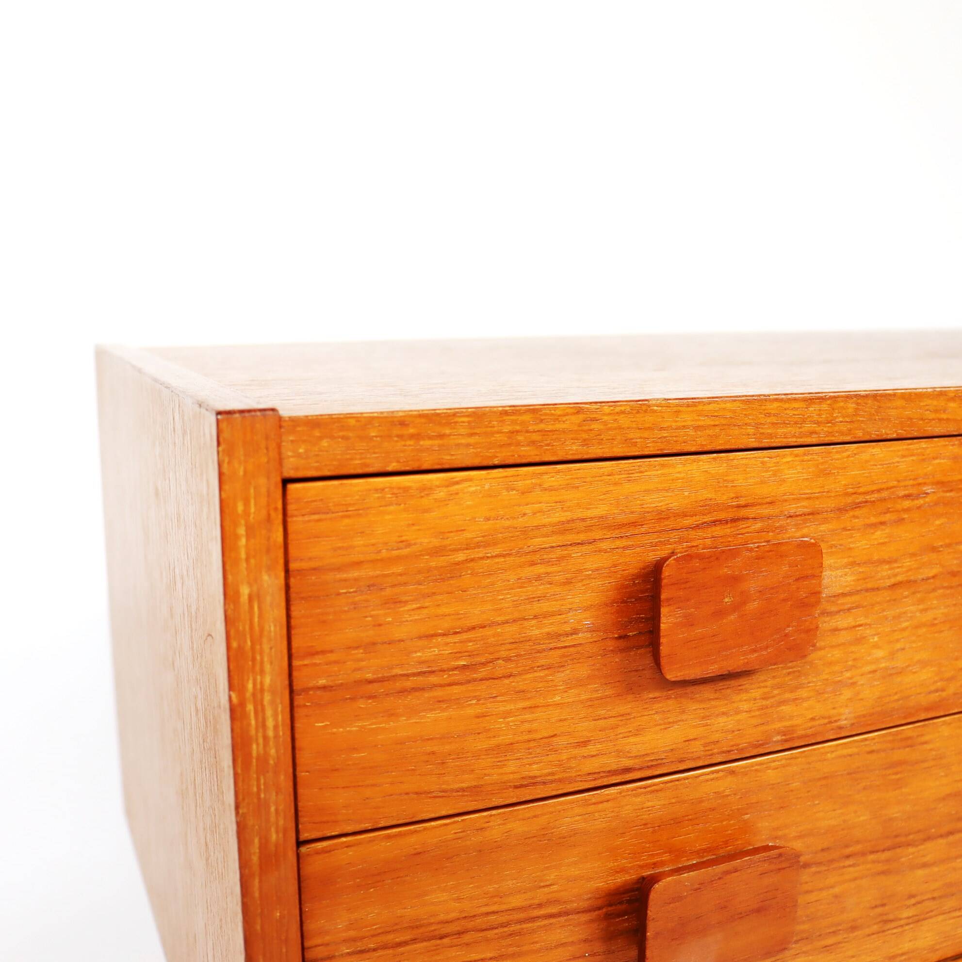 Commode scandinave en teck