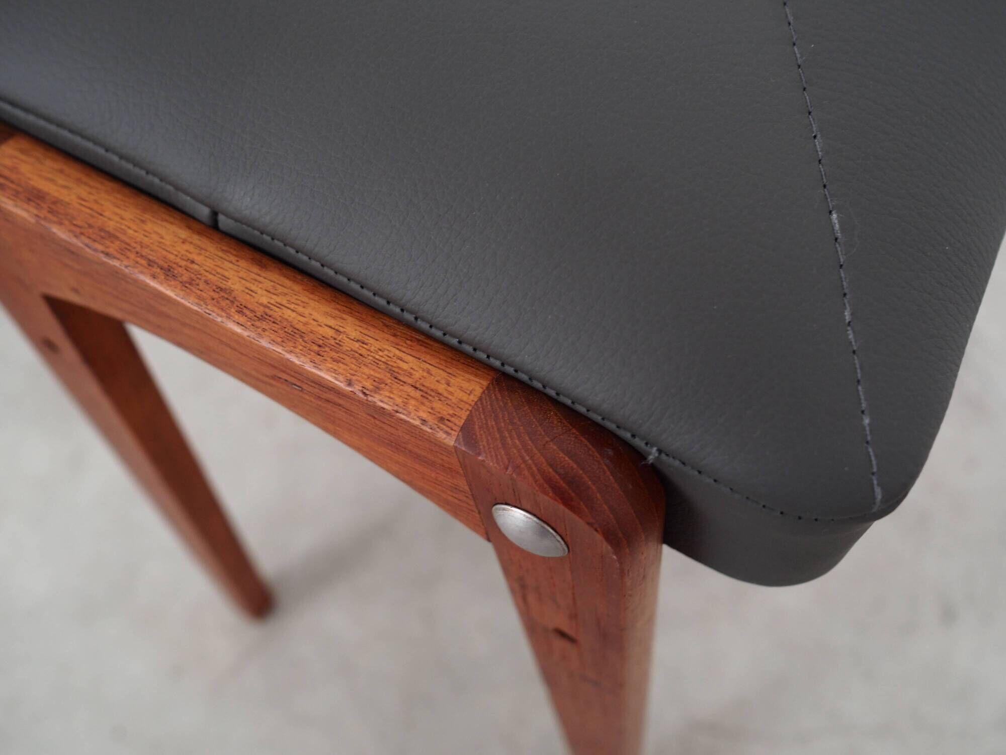 Teak footstool, Danish design, 1970s, production: Denmark