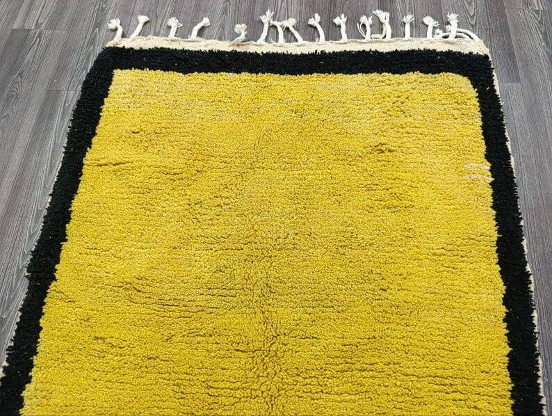 Beni Ouraine handwoven rug, size 200 x 300 cm