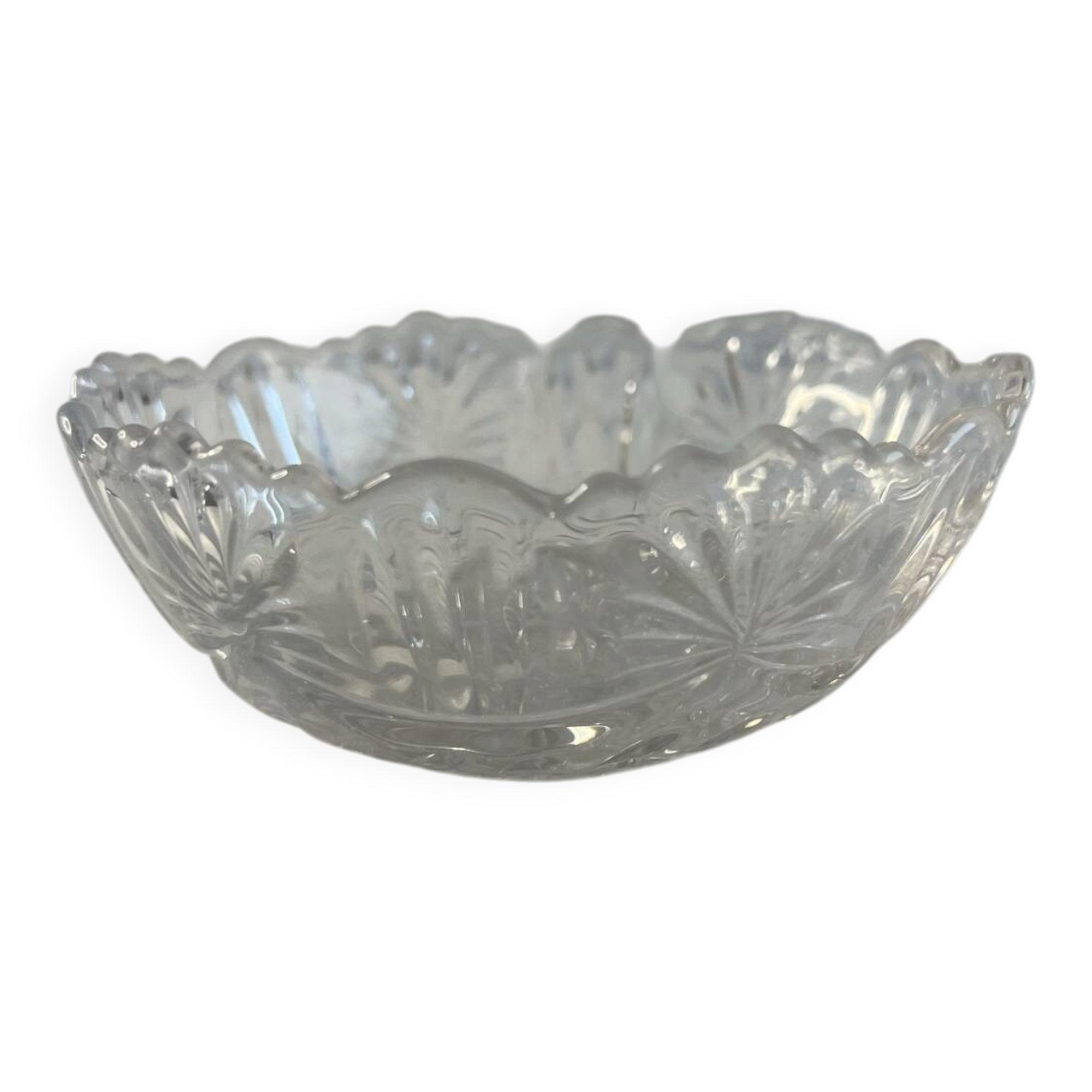 Coupelle en verre taillé bord festonné 11cm