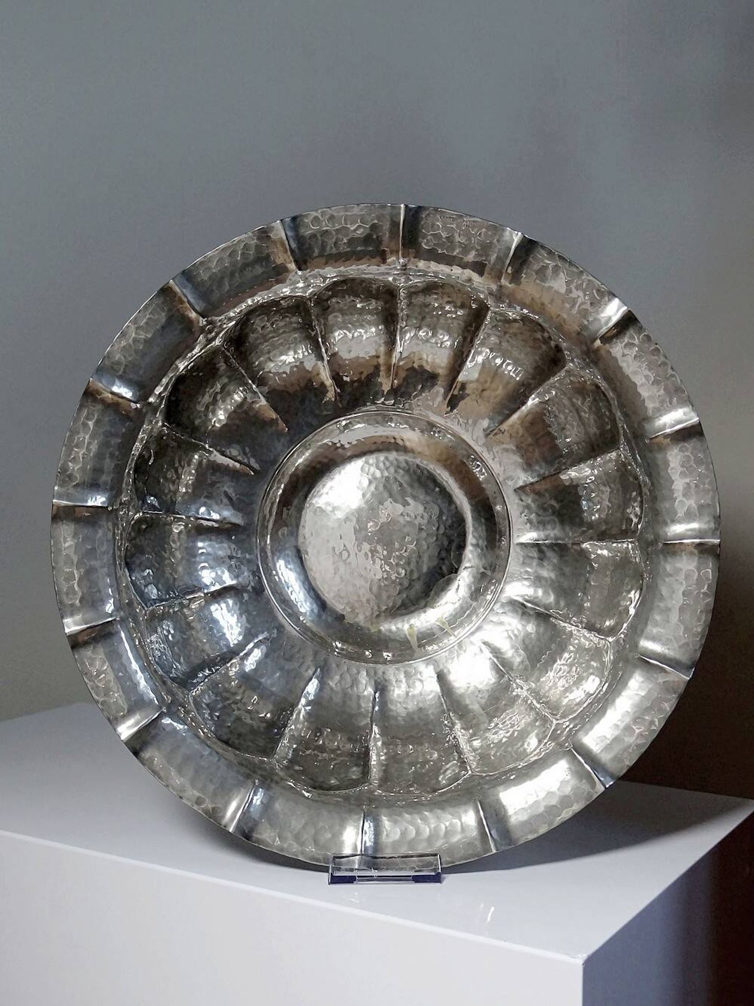 Large basin, bowl, Olri Italy vintage 1950s silver plated hammered.