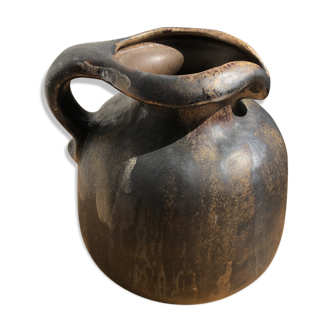 Ceramic shaped jug