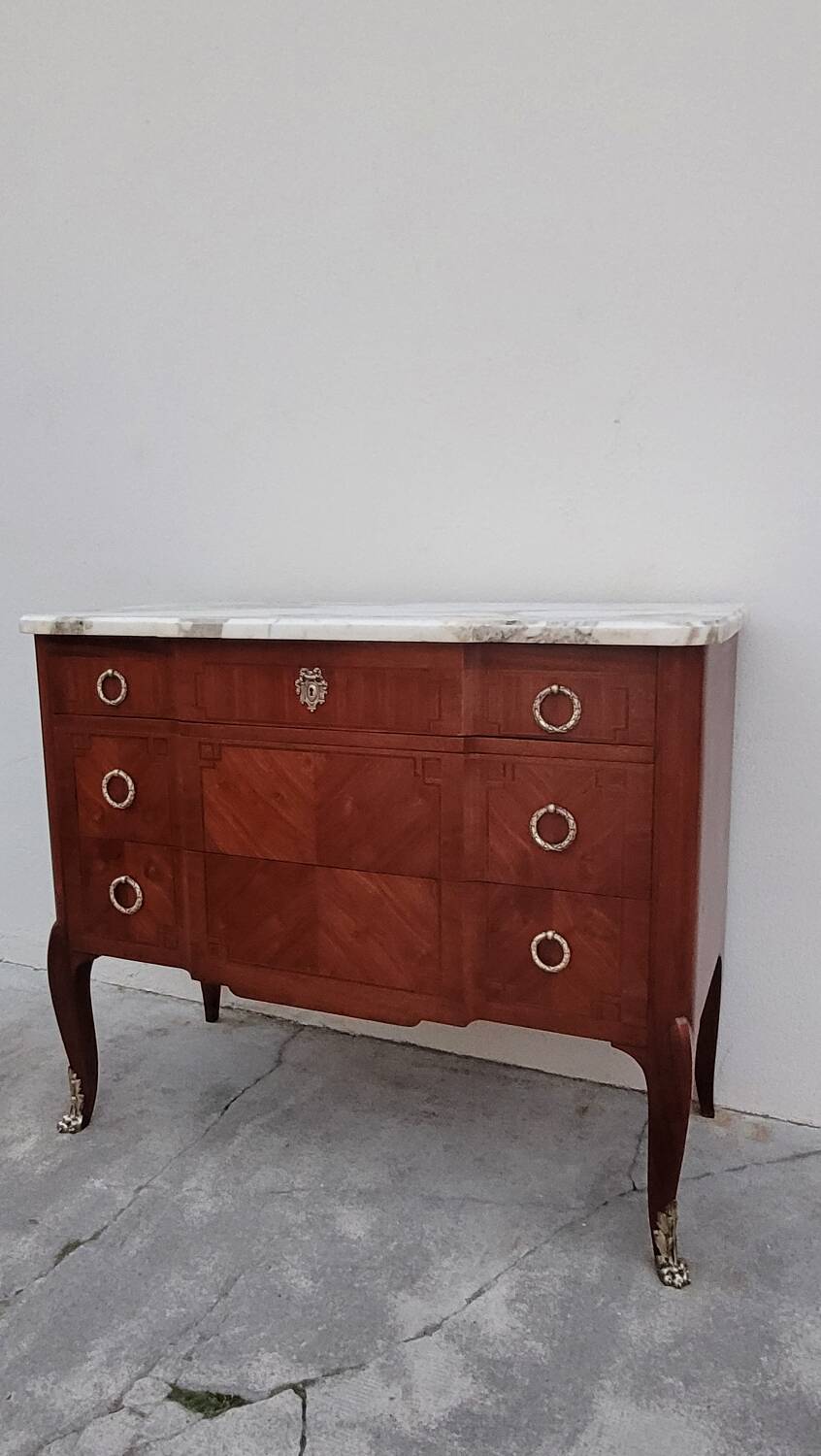Louis XV Louis XVI rosewood commode, 19th century.