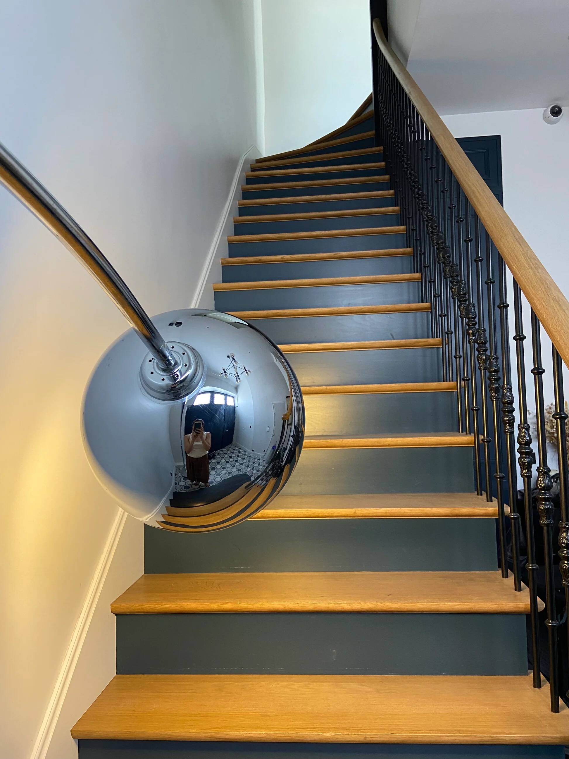 Very large curved floor lamp in chrome metal - 1970.
