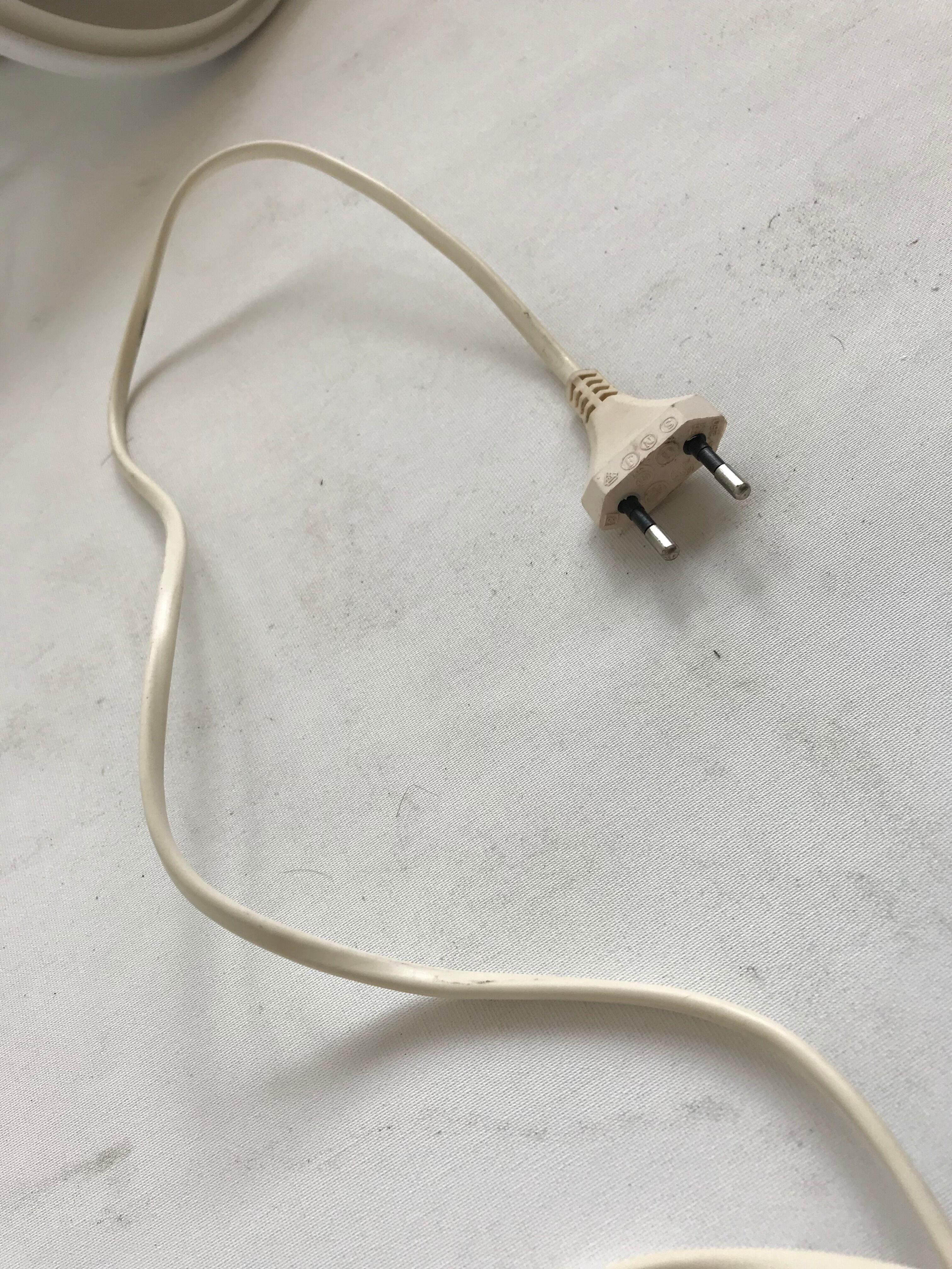 White hinged luxo lamp