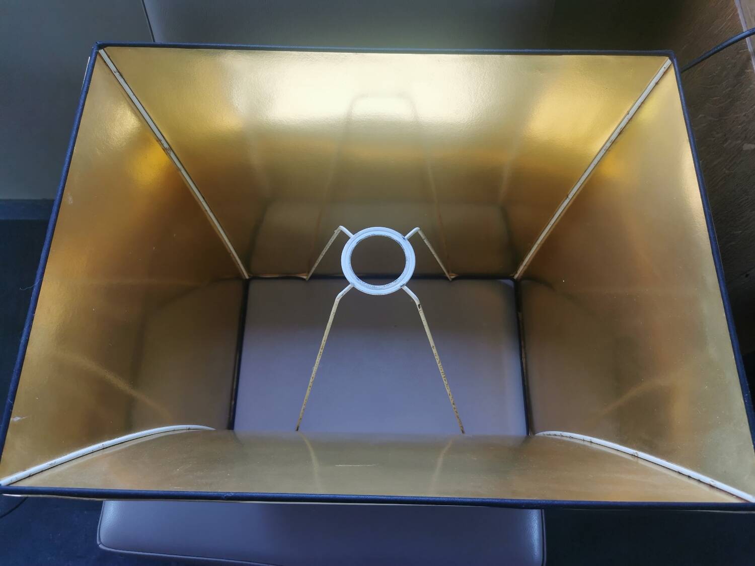 Vintage straw marquetry lamp