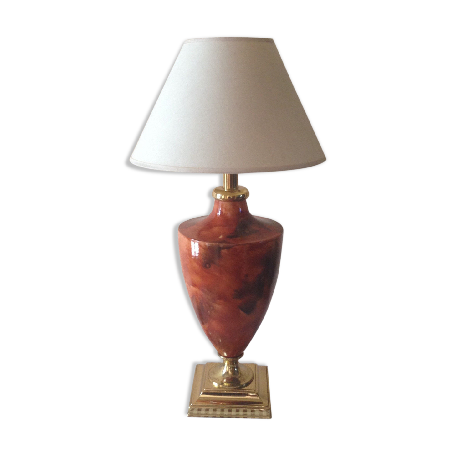 Lamp of the dolphin show