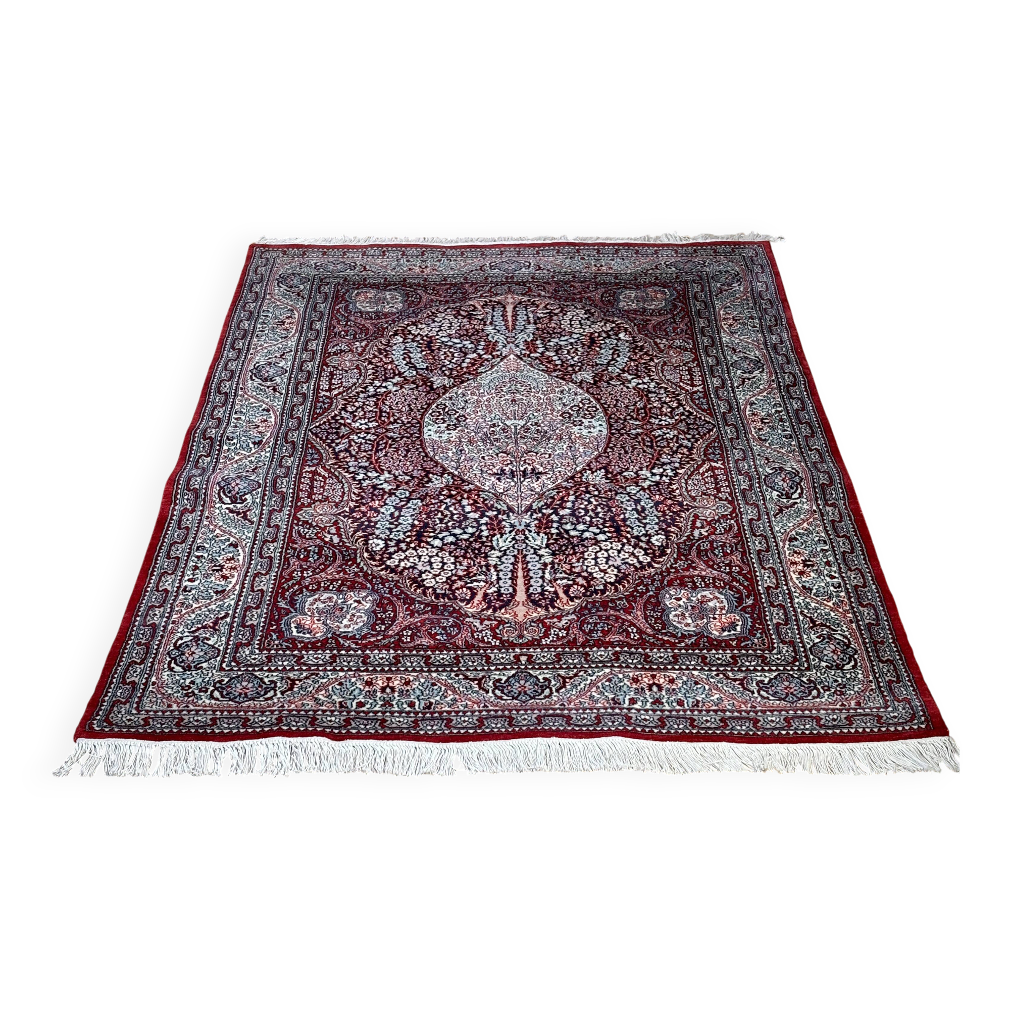 Authentic hand-knotted Persian Tabriz carpet, wool on cotton – 154 x 223 cm