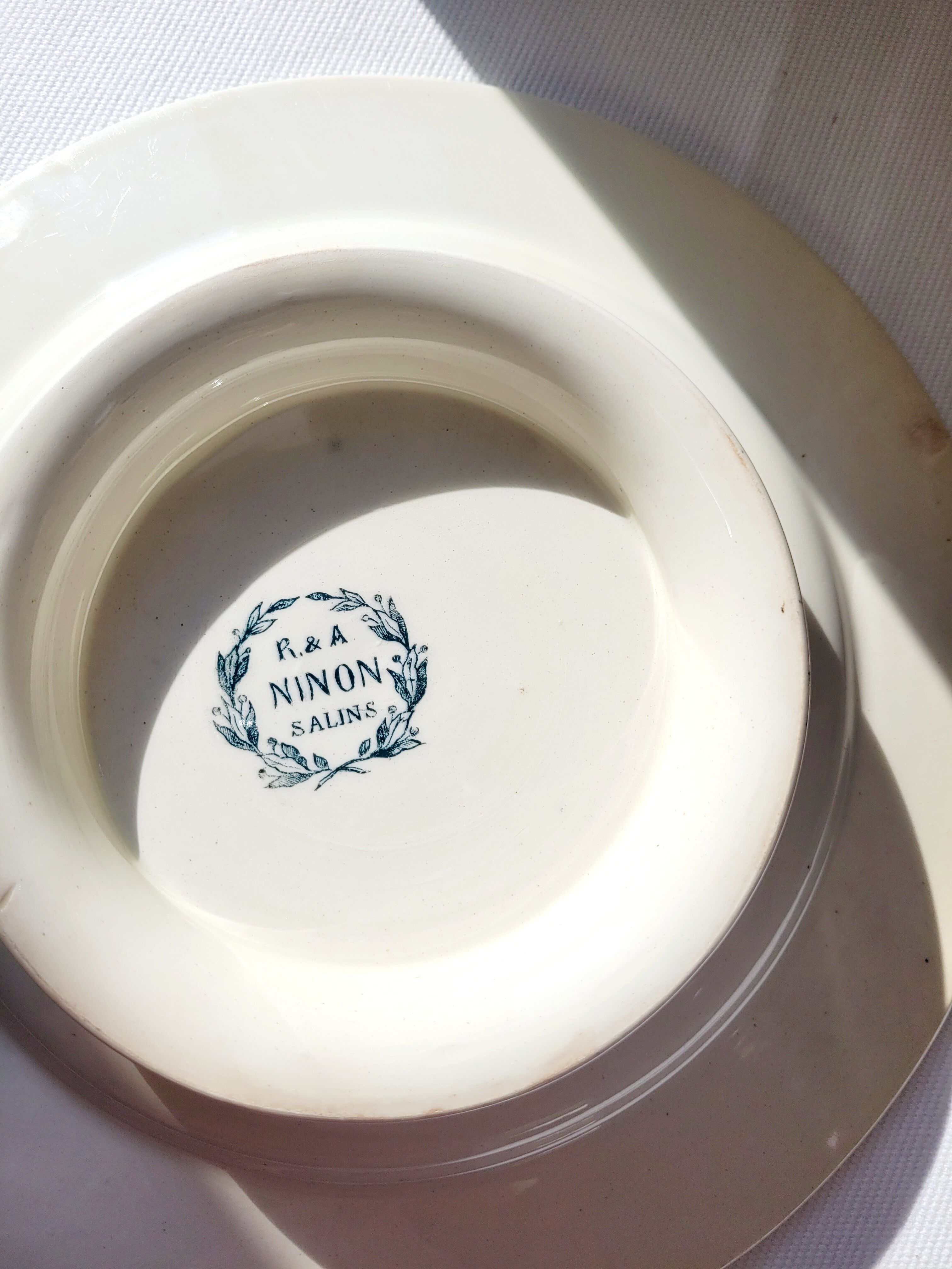 presentation dish R & A Salins ninon model