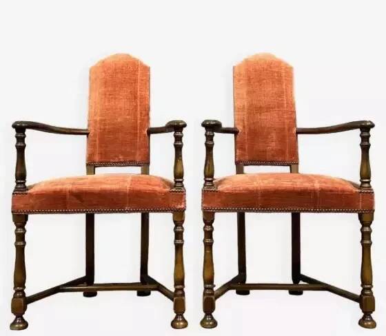 Paire de fauteuils dits "caquetoires"