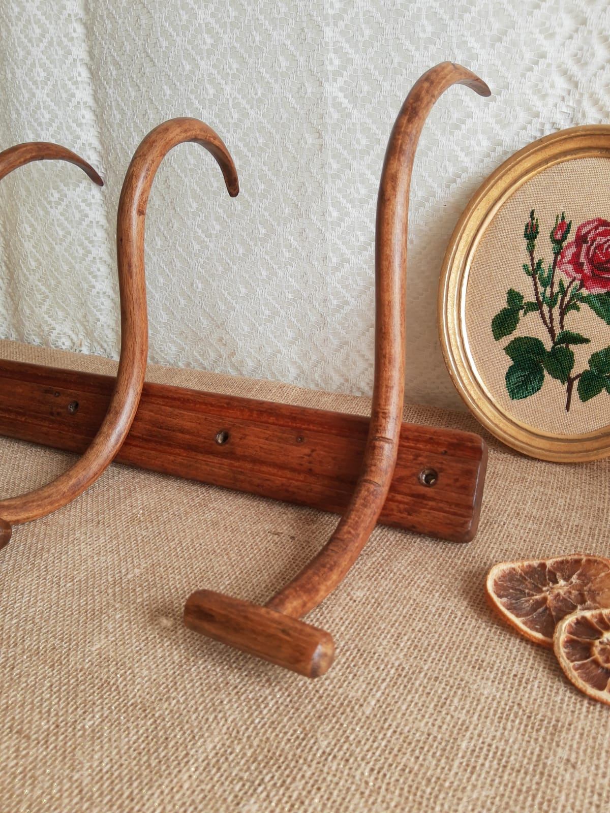 Wall coat rack
