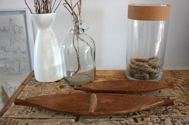 Ethnic dishes in exotic wood