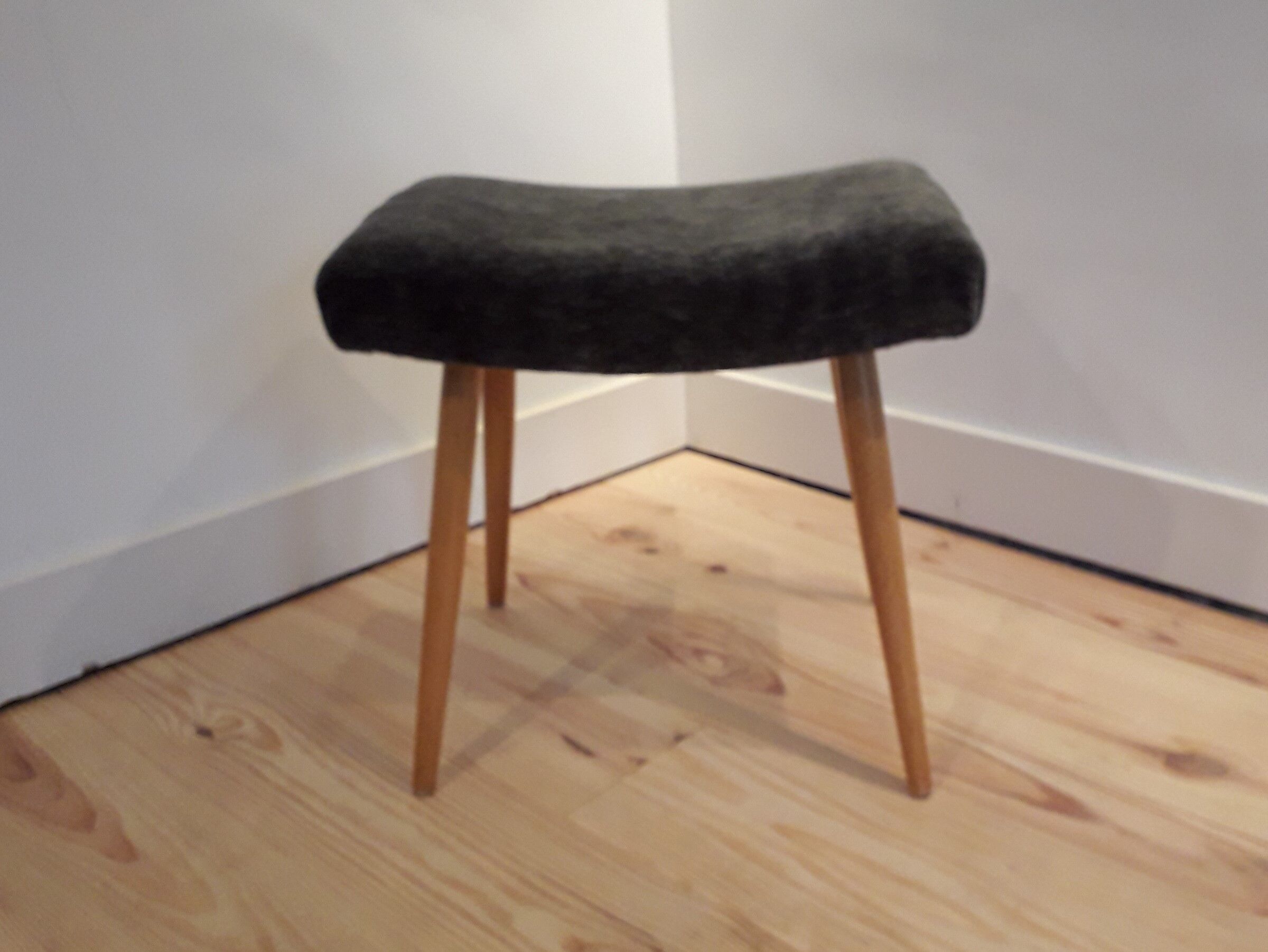 Footstool or footrests