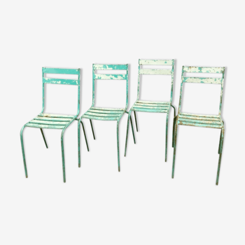 Set de quatre chaises Tolix vert