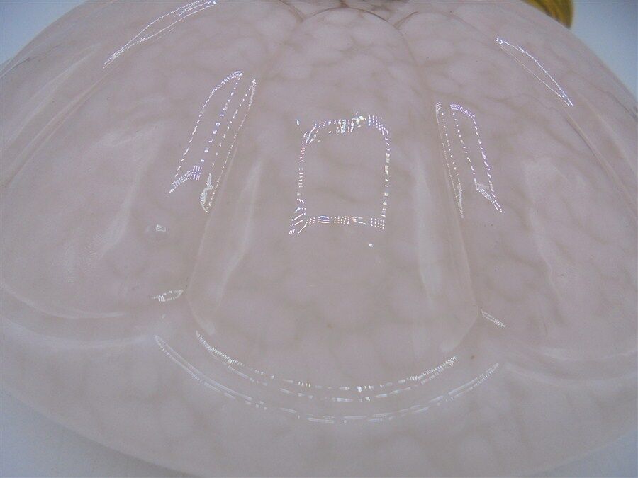 Pale pink suspension