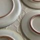 Service d’assiettes en grès émaillé