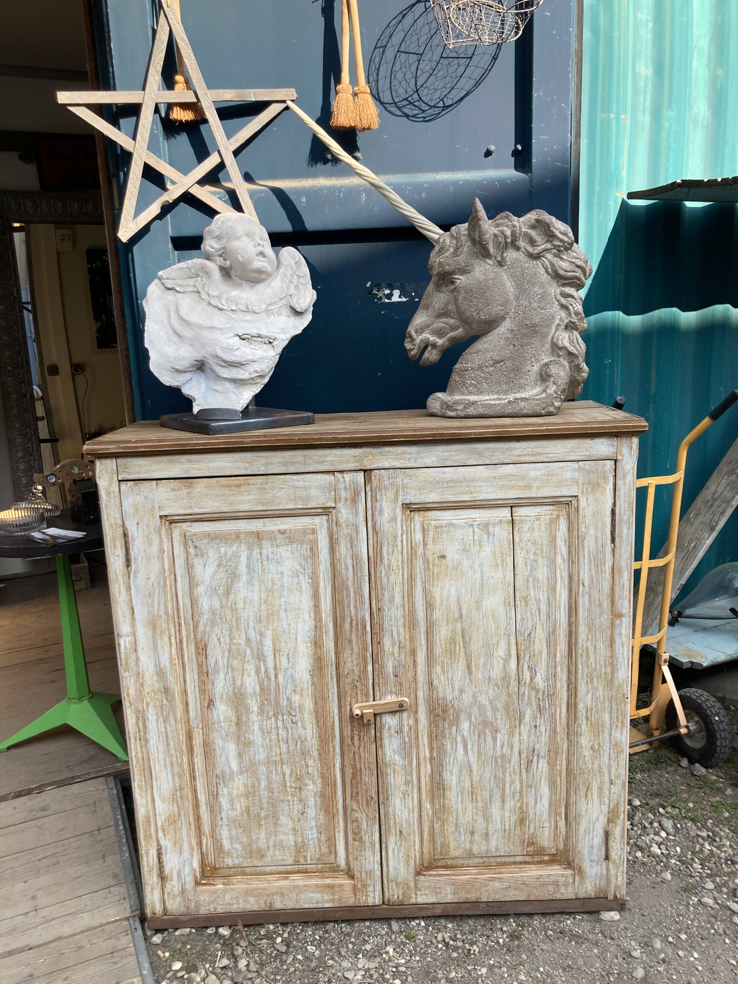 Trade furniture 2 doors patinated