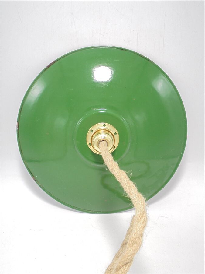 Enamelled sheet metal suspension