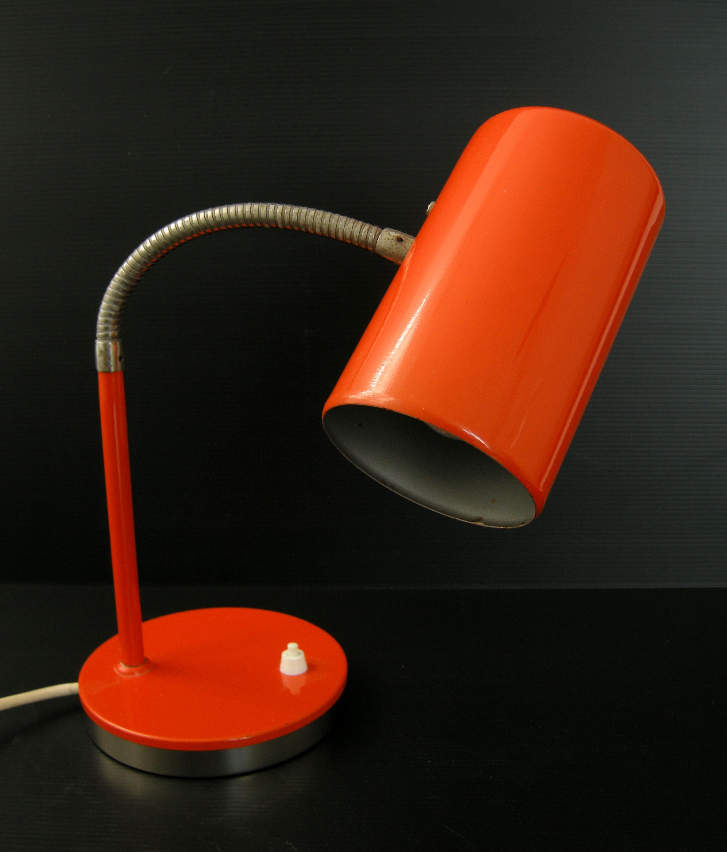 Lampe vintage 1970 métal laqué orange