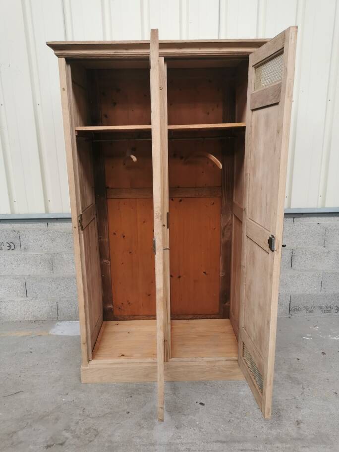 solid oak locker room Banque de France 1930