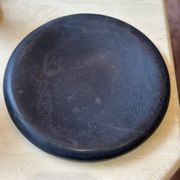 Plateau plat assiette donut en marbre noir poli  sculptural vintage vide po
