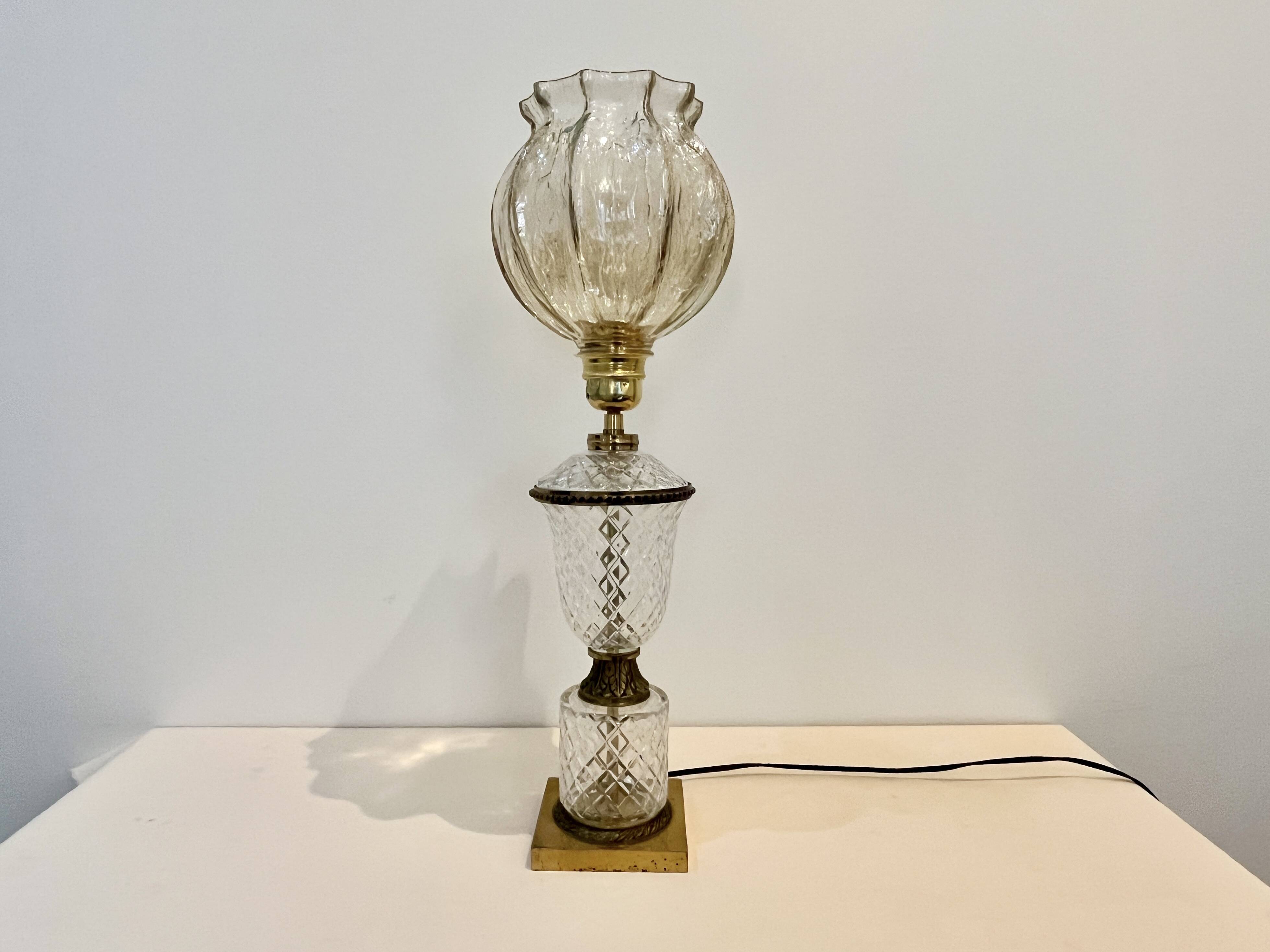 Large Albret crystal lamp in brass and neoclassical opaline glass globe