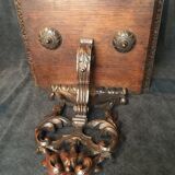 Oak applying console carved with rinsings
