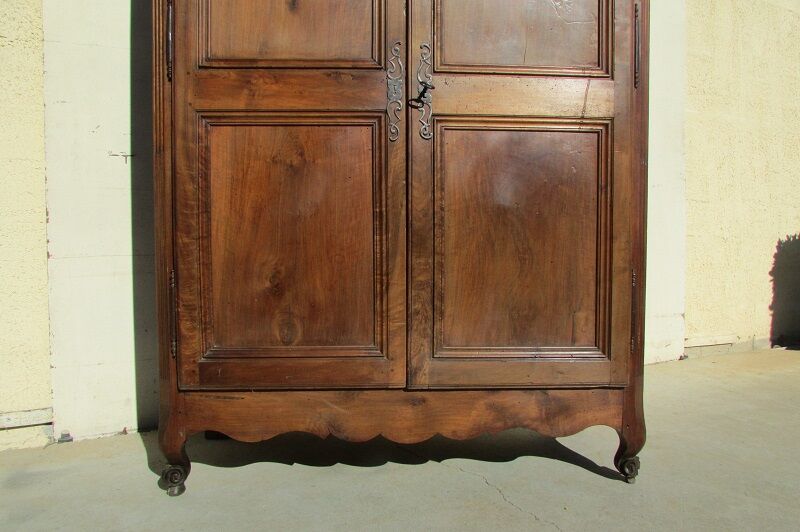 Louis XV wardrobe, solid walnut