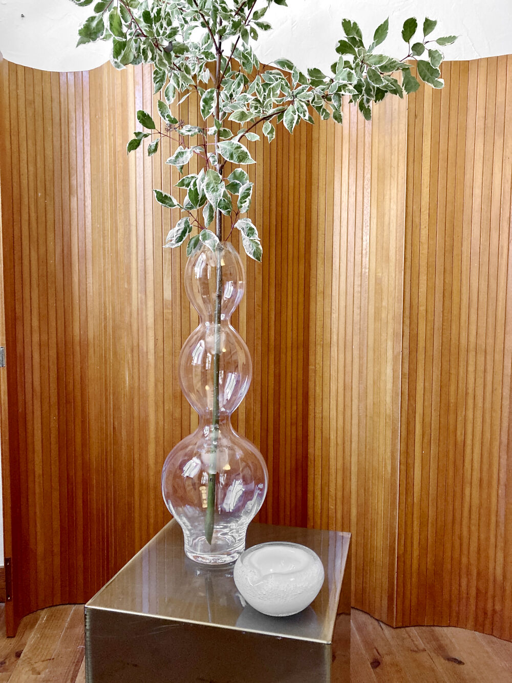 Large vase with 3 wavy glass balls