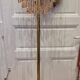 Lampe de sol vintage style Regency avec gouttes Murano en forme de cascade rose.
