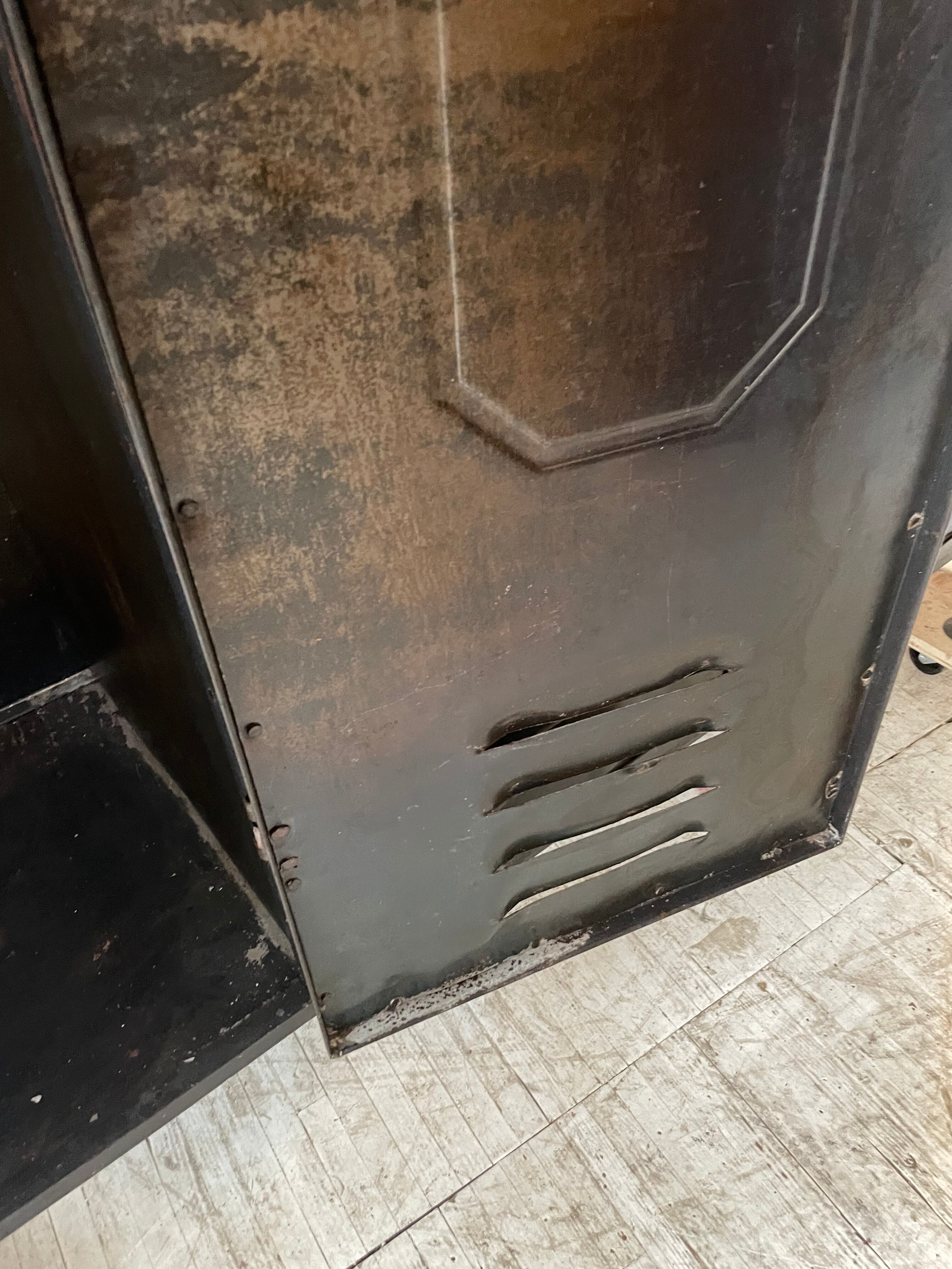 Riveted metal cloakroom Swchartz 1920
