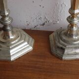 Paire de bougeoirs anciens en métal argenté
