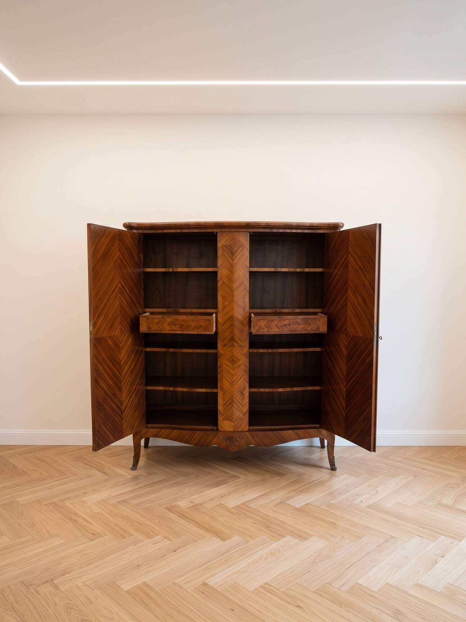 Antique Louis XV style cabinet in wood marquetry